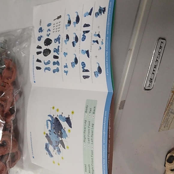 Take Apart Do It Yourself Dino Toy Robots - Picture 2 of 5